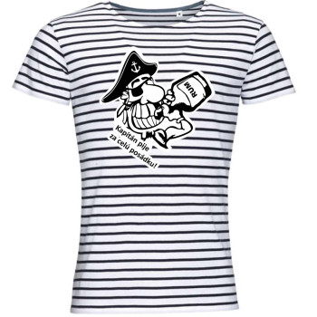 Kapitán pije za celú posádku